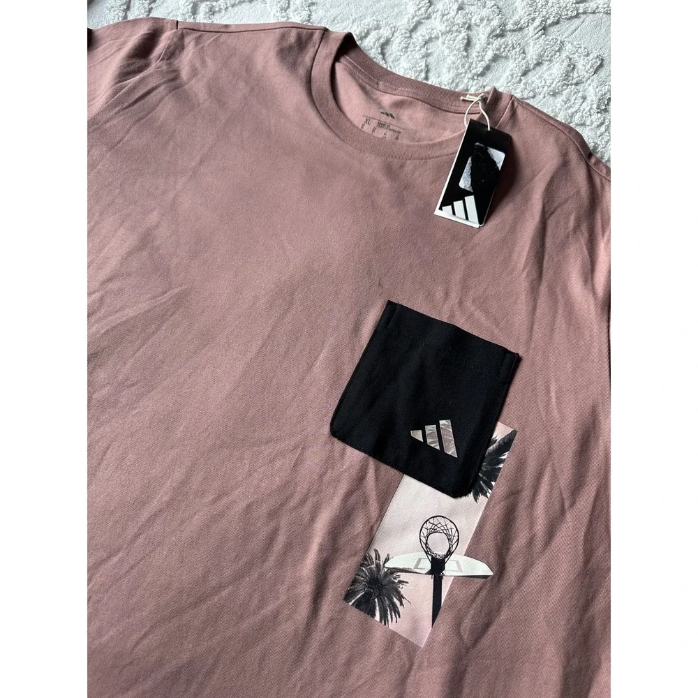 New Adidas Dusty Rose Men's Loose Fit‎ T-Shirt Graphic Chest Pocket Size XL